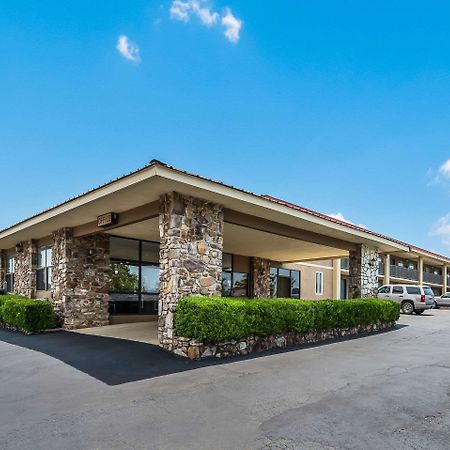 Quality Inn & Suites Hot Springs-Lake Hamilton Екстериор снимка