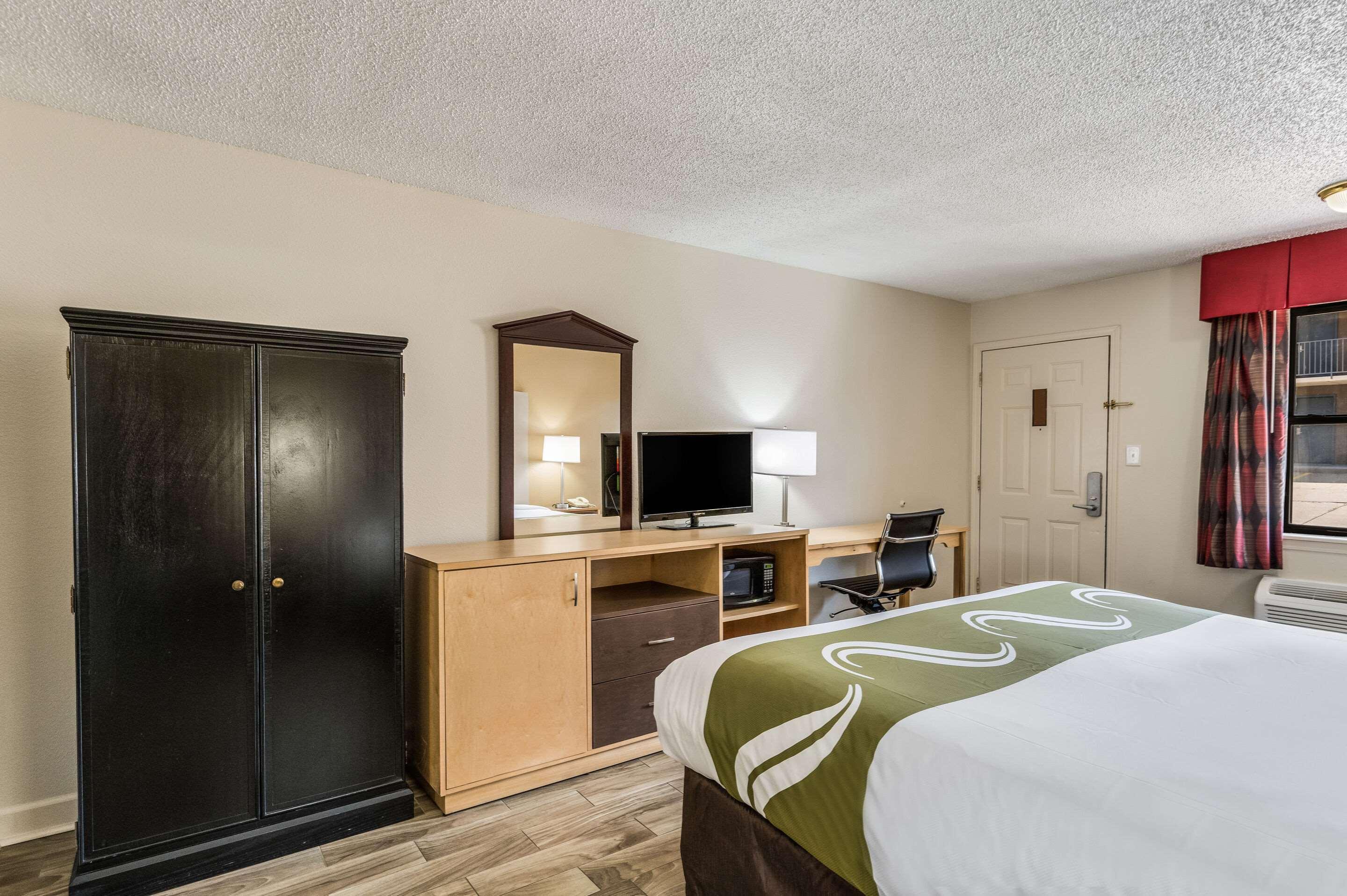Quality Inn & Suites Hot Springs-Lake Hamilton Екстериор снимка