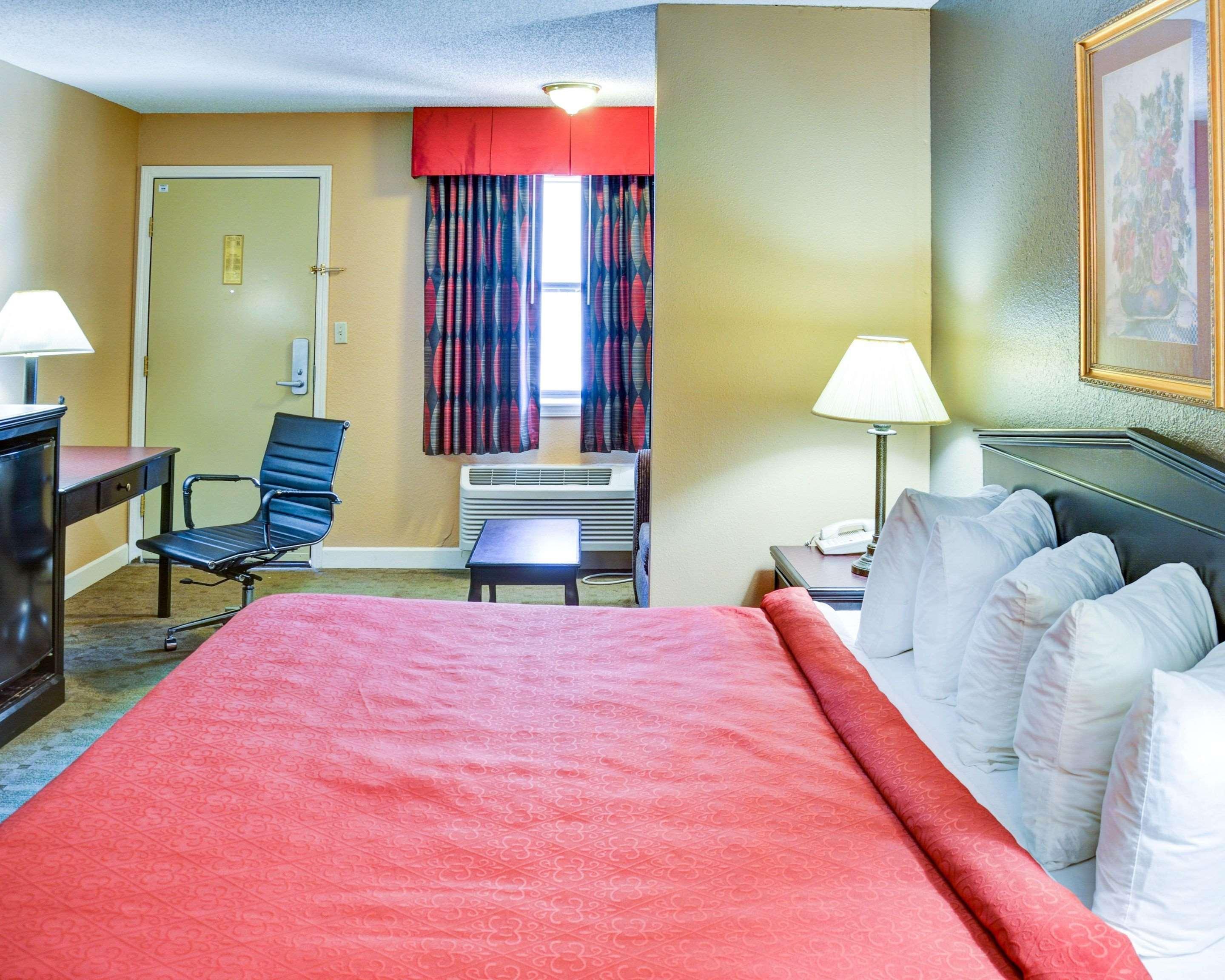 Quality Inn & Suites Hot Springs-Lake Hamilton Екстериор снимка