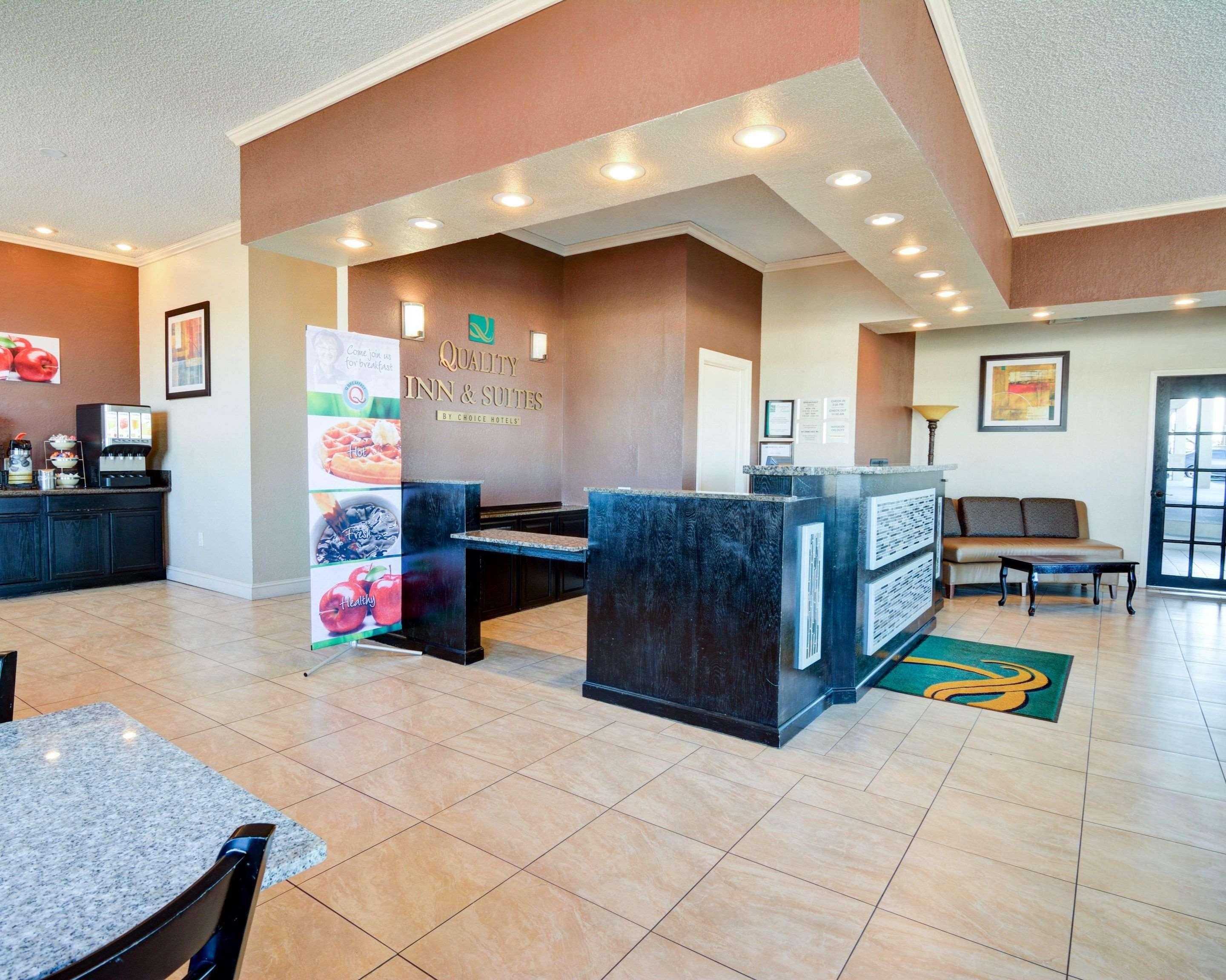 Quality Inn & Suites Hot Springs-Lake Hamilton Екстериор снимка