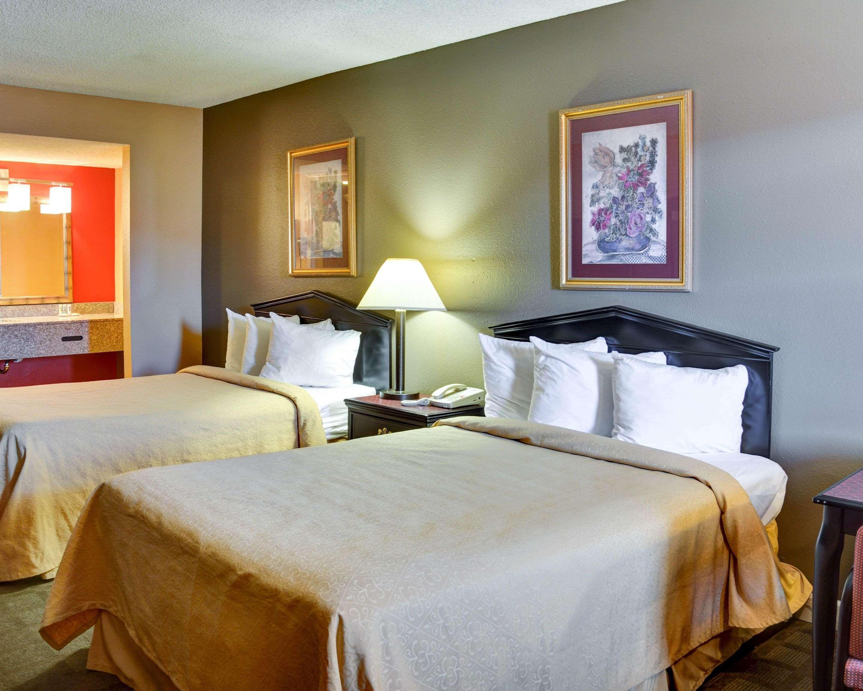 Quality Inn & Suites Hot Springs-Lake Hamilton Екстериор снимка