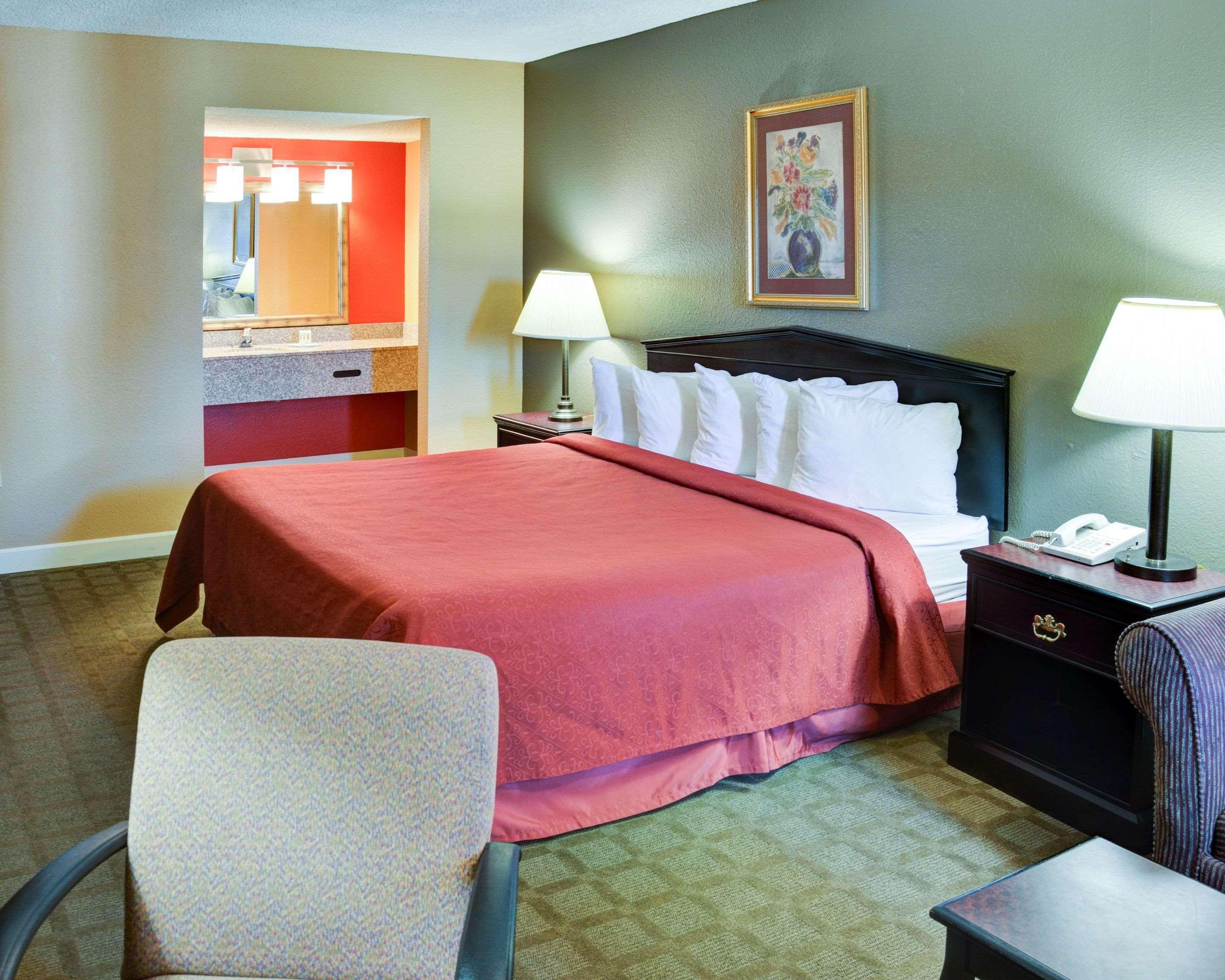Quality Inn & Suites Hot Springs-Lake Hamilton Екстериор снимка