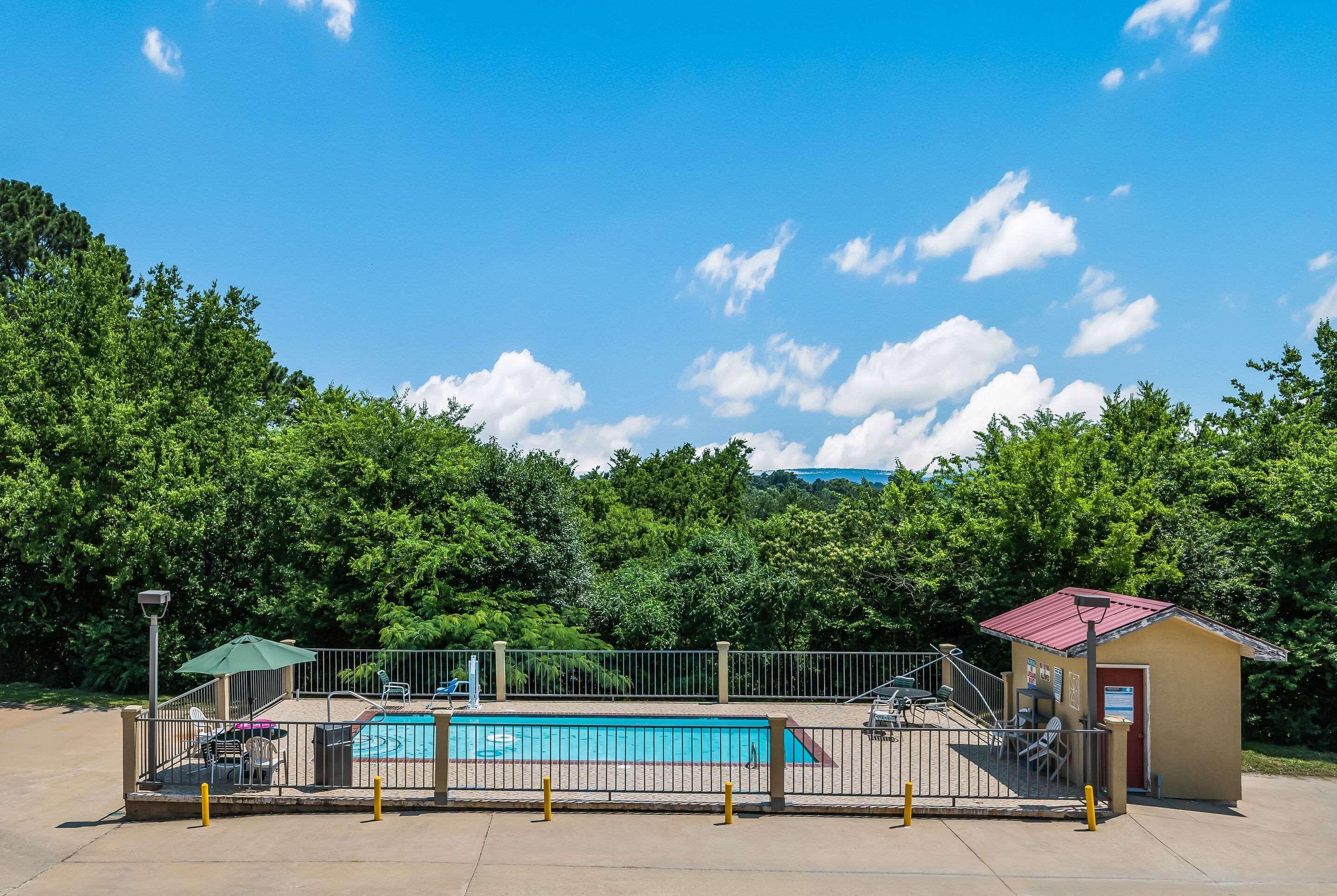 Quality Inn & Suites Hot Springs-Lake Hamilton Екстериор снимка