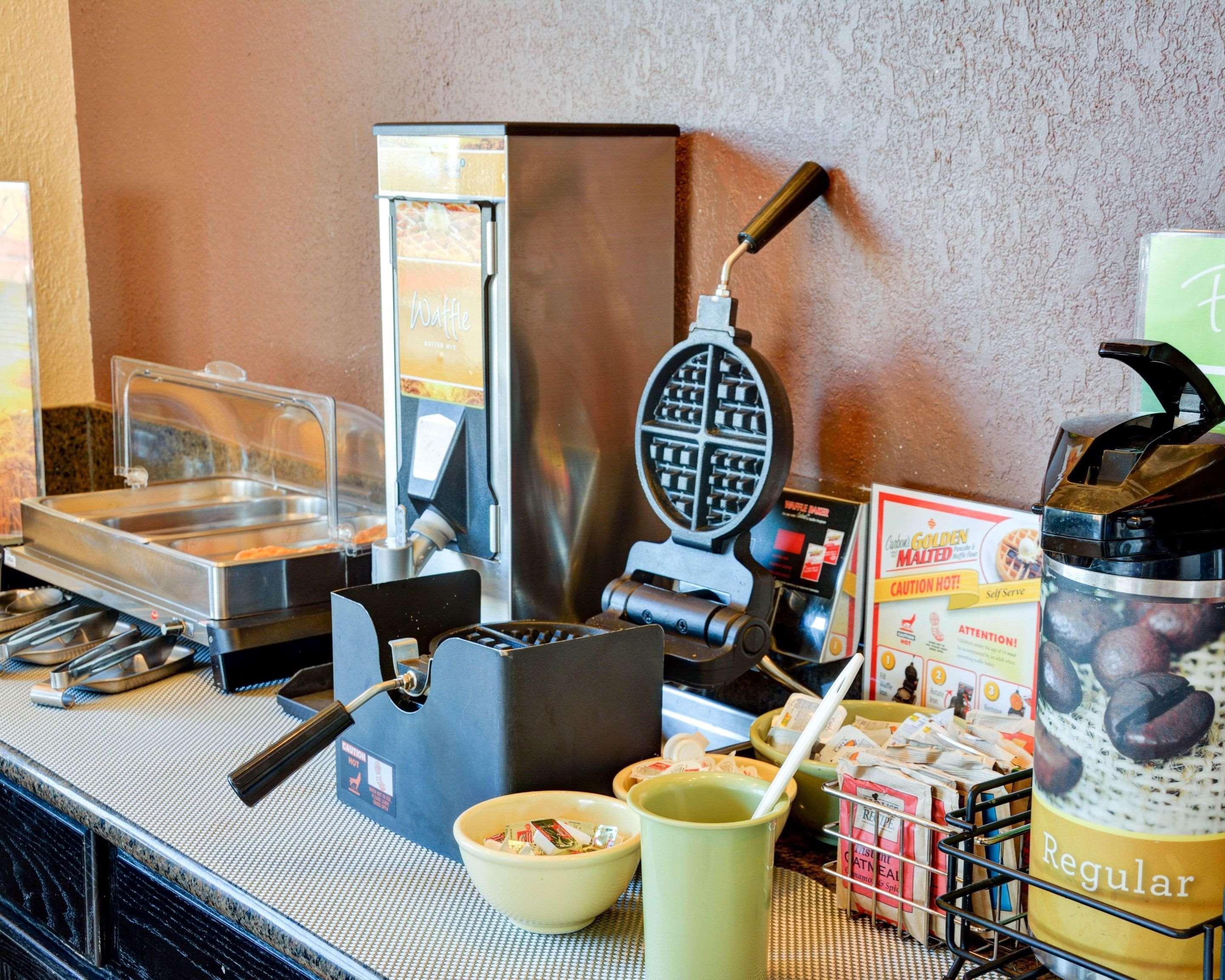 Quality Inn & Suites Hot Springs-Lake Hamilton Екстериор снимка
