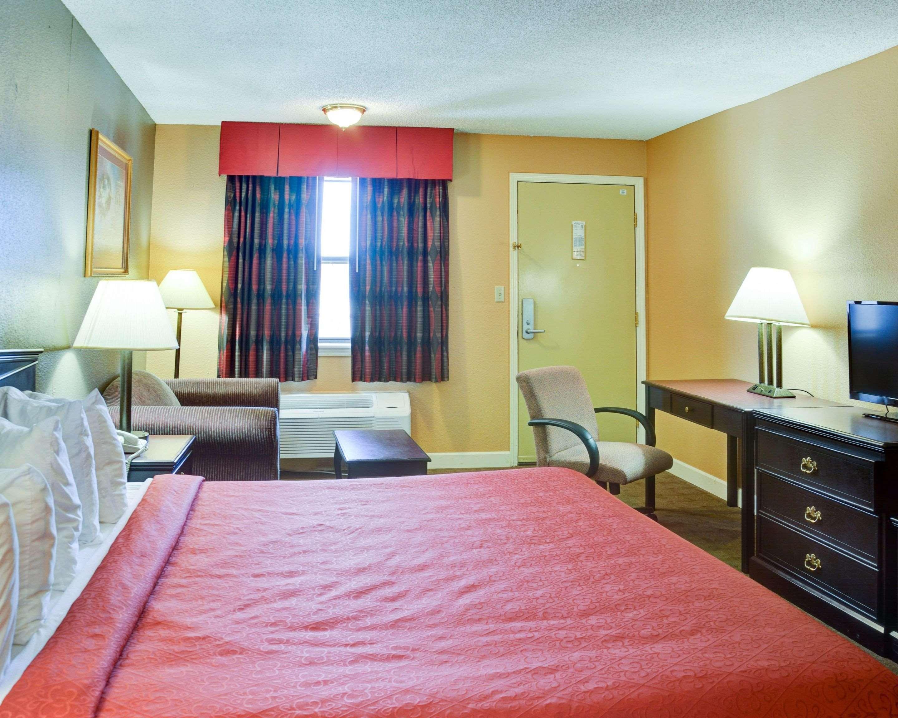 Quality Inn & Suites Hot Springs-Lake Hamilton Екстериор снимка