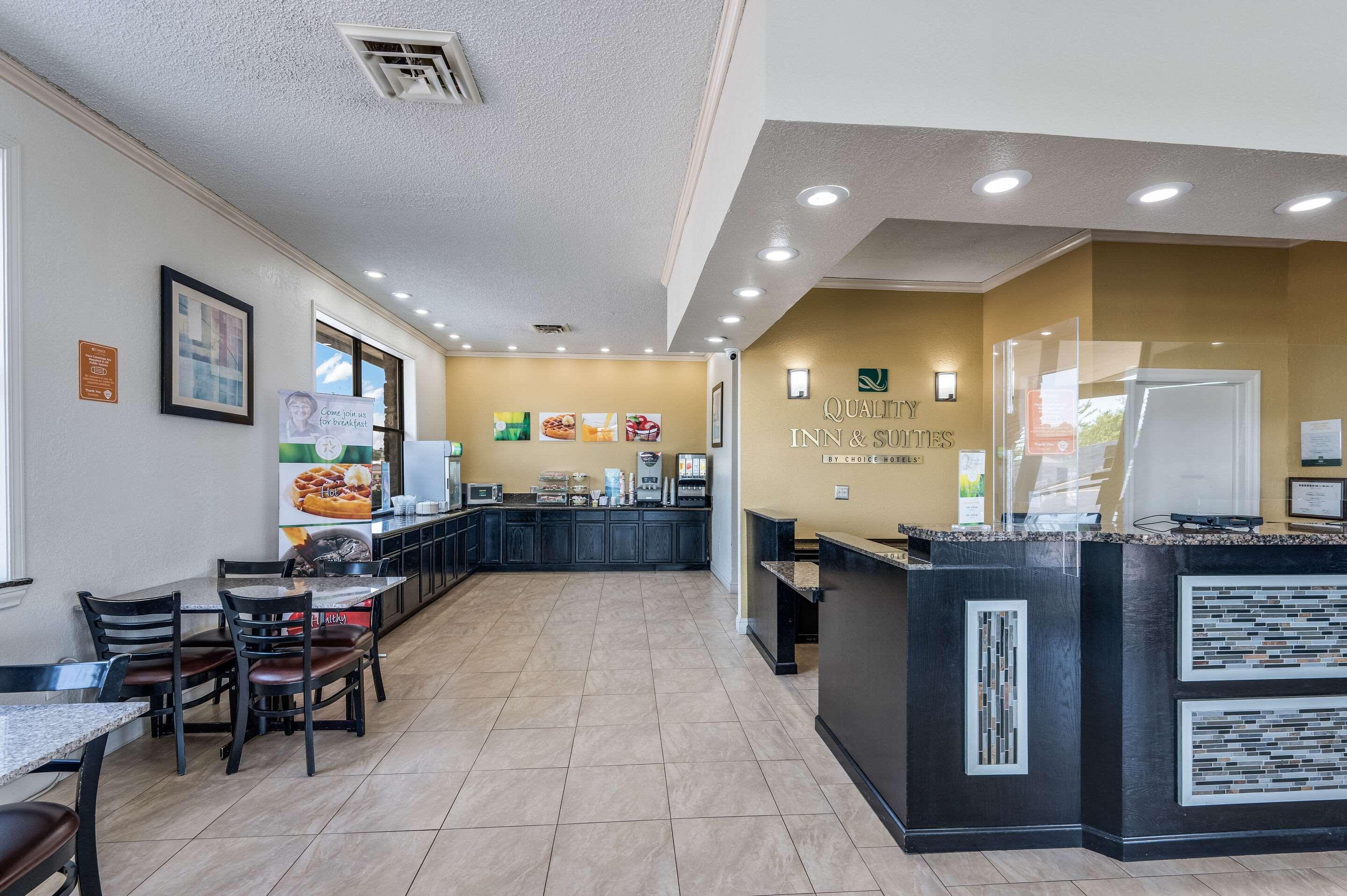 Quality Inn & Suites Hot Springs-Lake Hamilton Екстериор снимка