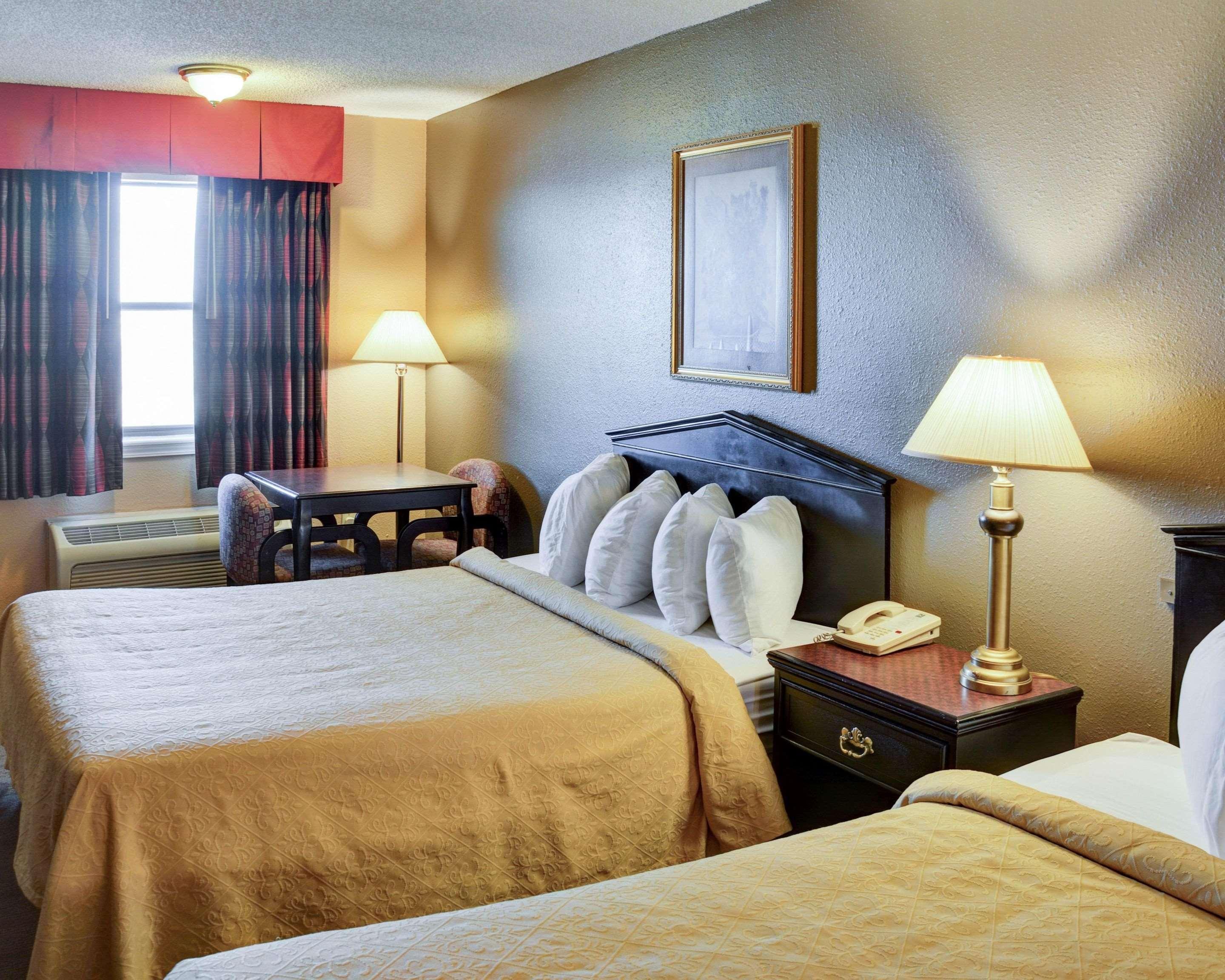 Quality Inn & Suites Hot Springs-Lake Hamilton Екстериор снимка