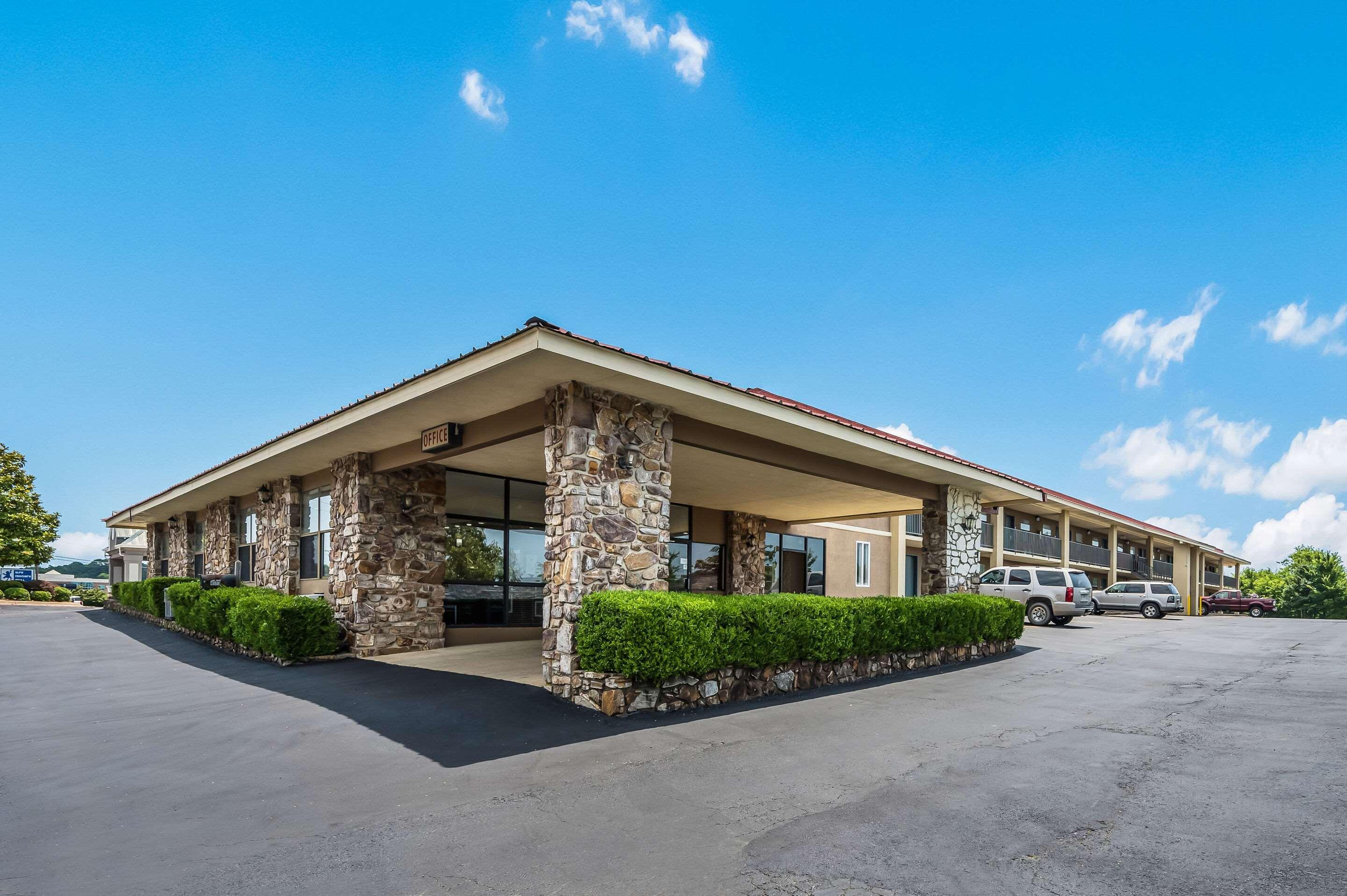 Quality Inn & Suites Hot Springs-Lake Hamilton Екстериор снимка