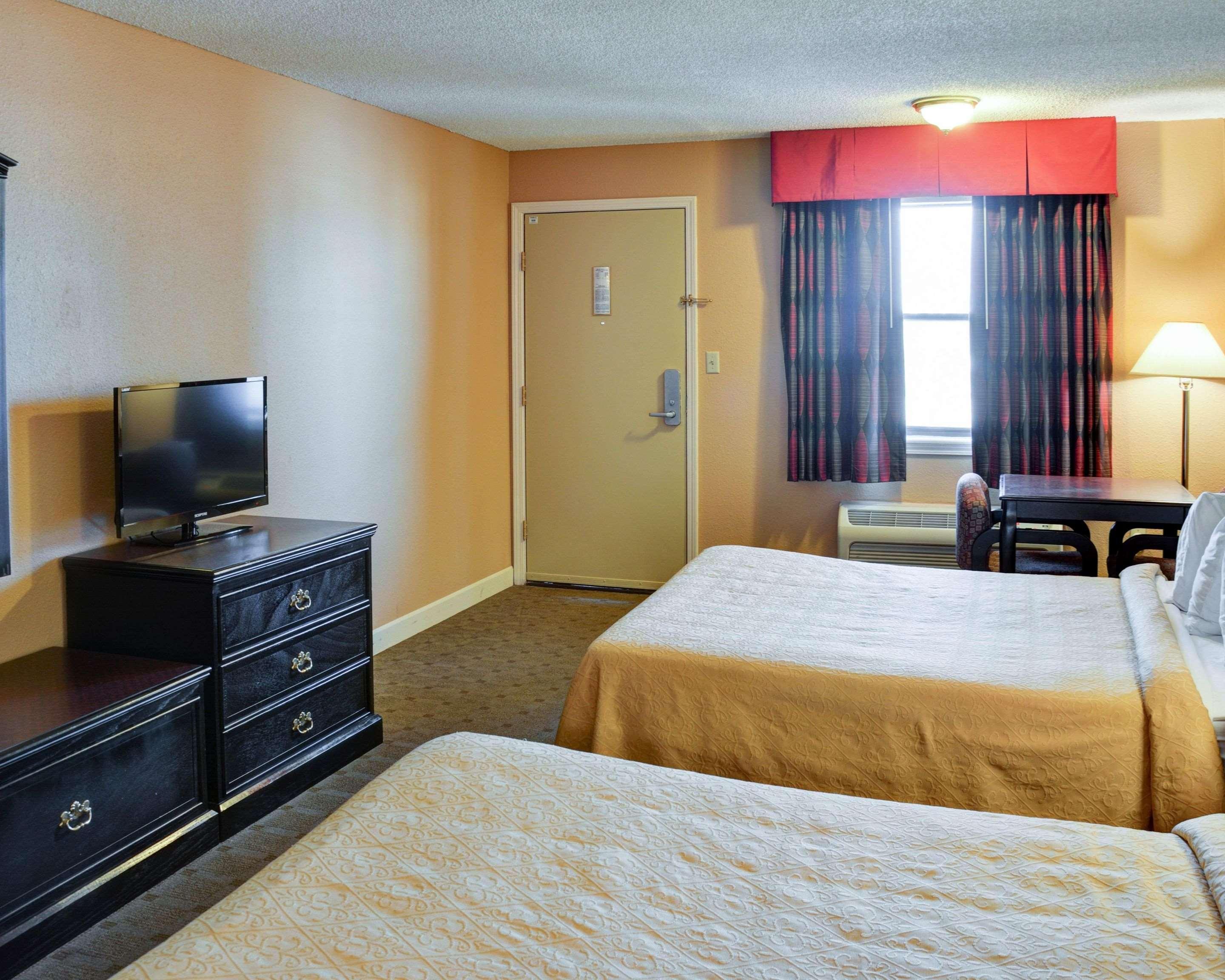 Quality Inn & Suites Hot Springs-Lake Hamilton Екстериор снимка
