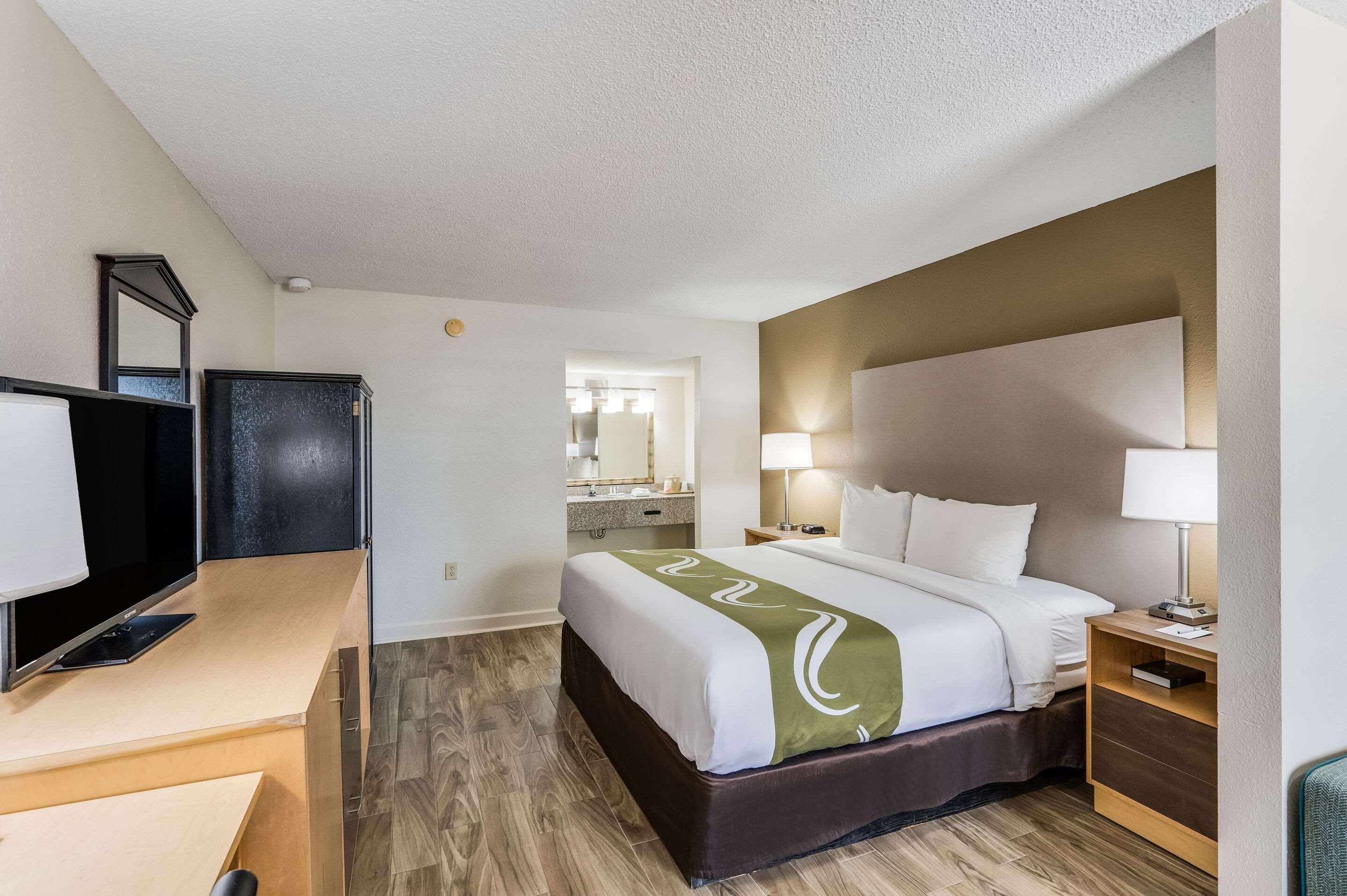 Quality Inn & Suites Hot Springs-Lake Hamilton Екстериор снимка