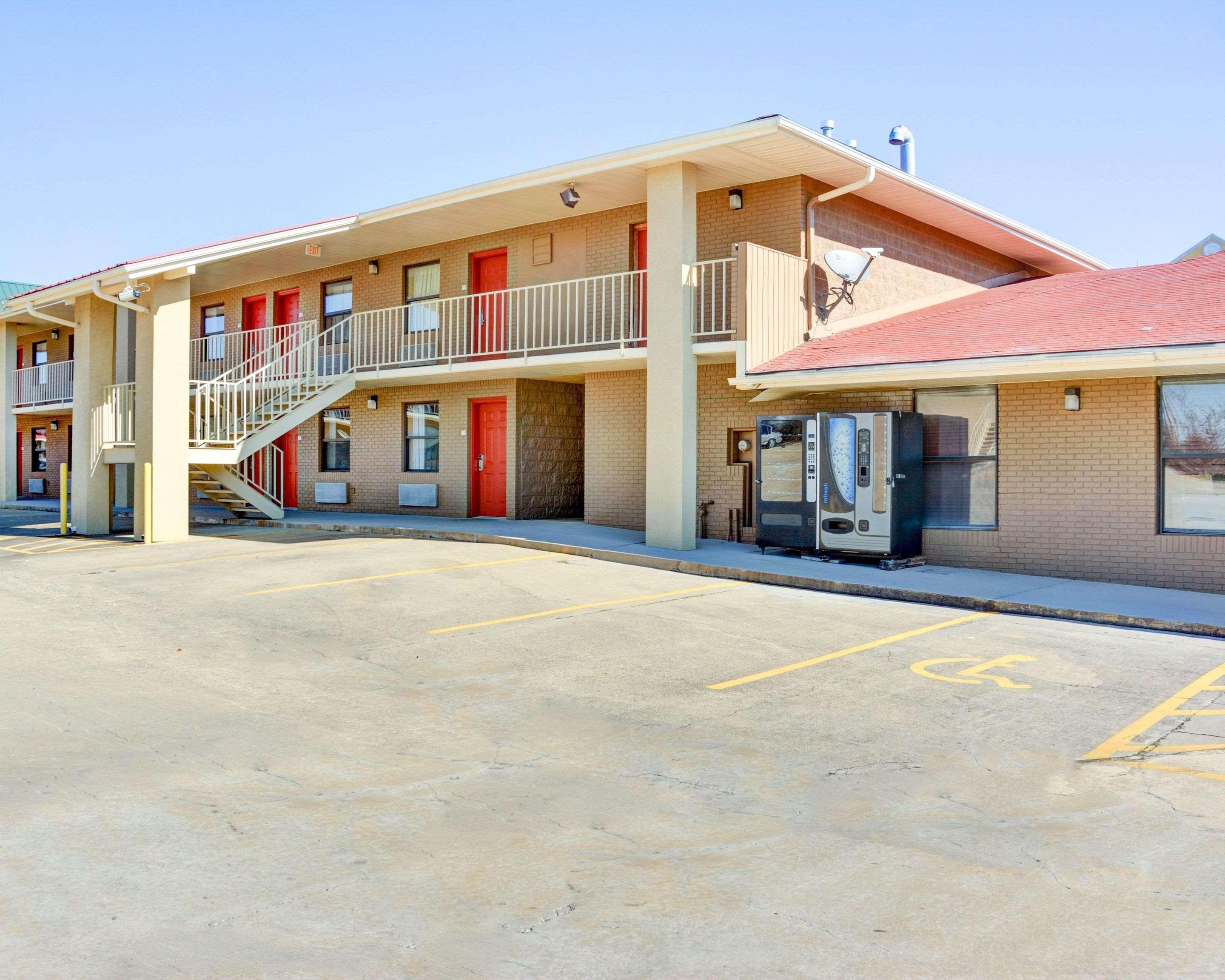 Quality Inn & Suites Hot Springs-Lake Hamilton Екстериор снимка