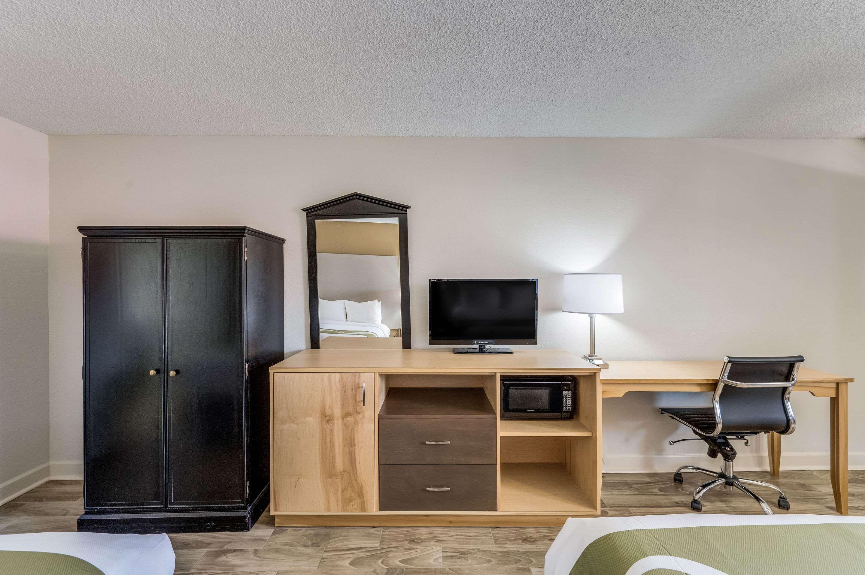 Quality Inn & Suites Hot Springs-Lake Hamilton Екстериор снимка